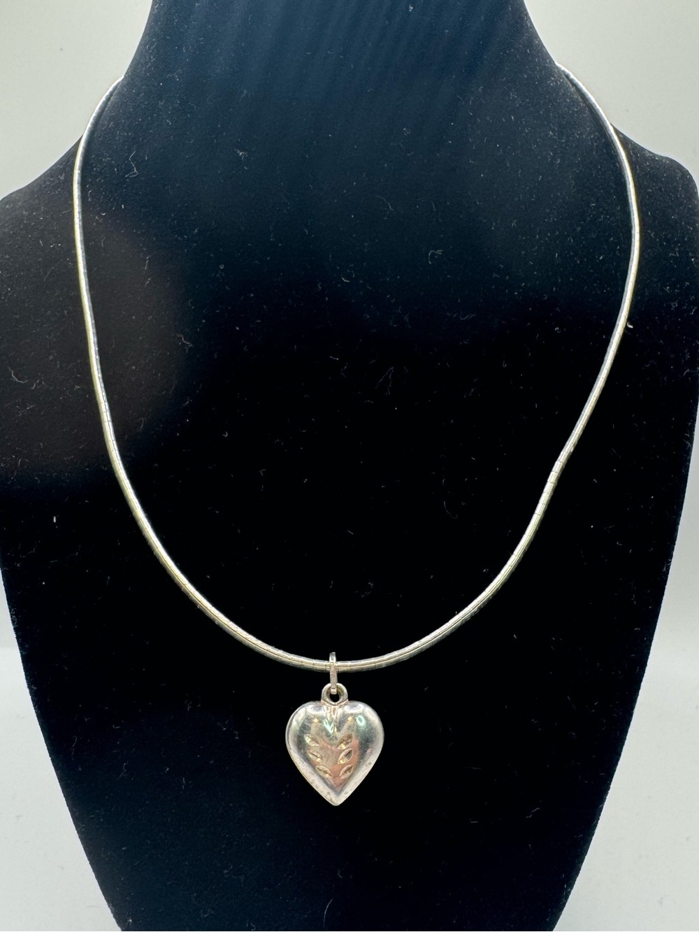Vintage 925  Italy Sterling Silver Heart Pendant Omega Chain Necklace
